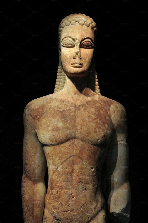 what is a kouros figure